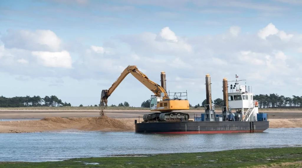 dredger-removing-material