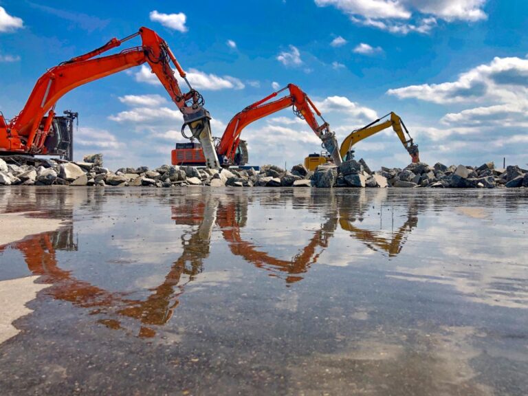 Hydraulic Dredging Challenges and Solutions in High-Solids and Shallow Environments